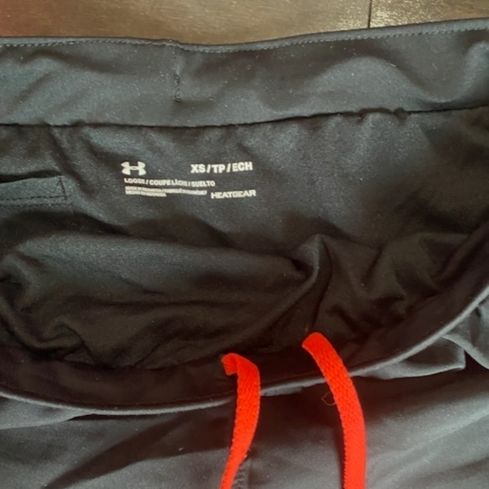 🎉Under Armour Orange and Black Athletic Shorts - Picture 3 of 4